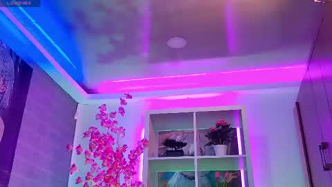 katellyrose online show from August 6, 9:47 pm