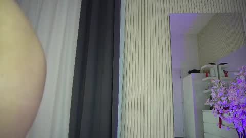 katelynsparks online show from August 12, 7:22 am