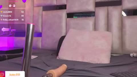kateryn_bale online show from August 15, 5:00 am