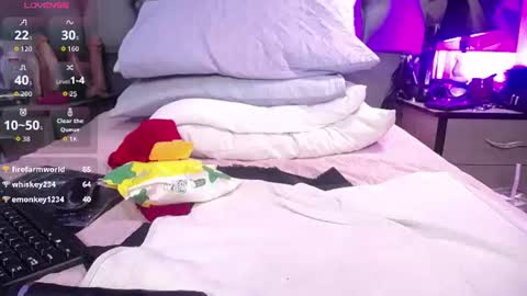Cute online show from August 12, 6:21 pm