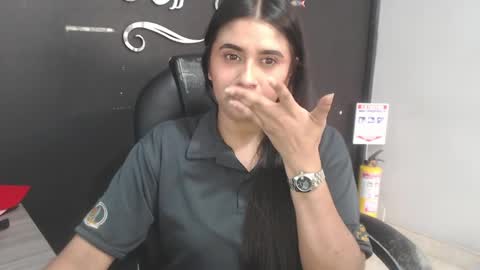 Call me Lau  online show from April 11, 9:48 pm