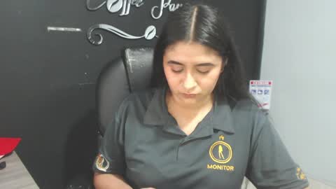 Call me Lau  online show from April 12, 12:00 am