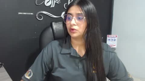 Call me Lau  online show from May 2, 10:03 pm