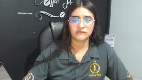 Call me Lau  online show from May 3, 12:15 am