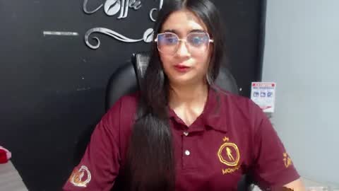 Call me Lau  online show from May 5, 9:49 pm