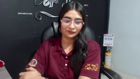 Call me Lau  online show from May 5, 11:39 pm