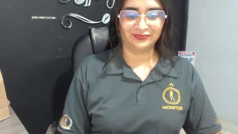 Call me Lau  online show from May 6, 11:39 pm