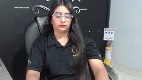 Call me Lau  online show from May 7, 10:22 pm