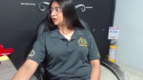Call me Lau  online show from June 4, 12:14 am