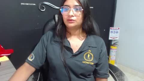 Call me Lau  online show from June 4, 1:20 am