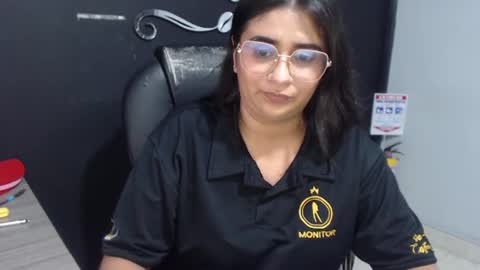 Call me Lau  online show from June 22, 11:05 pm