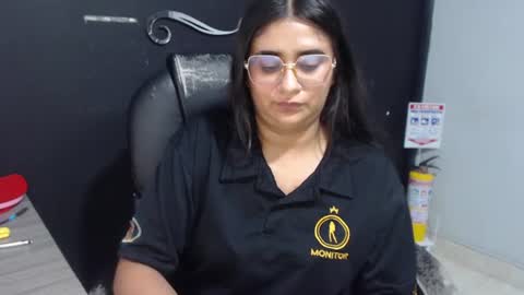 Call me Lau  online show from June 23, 1:17 am