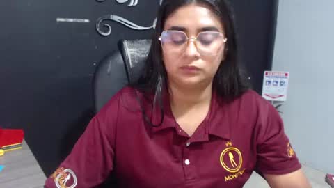 Call me Lau  online show from July 4, 1:08 am