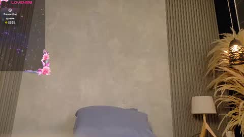 kathe_collins online show from August 12, 6:32 pm
