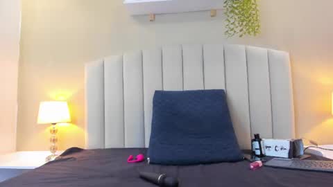 kathe_king online show from June 15, 1:03 am