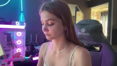 Elizabeth online show from August 14, 3:32 am