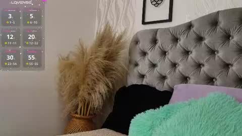 kathh_latorre online show from August 15, 1:37 pm