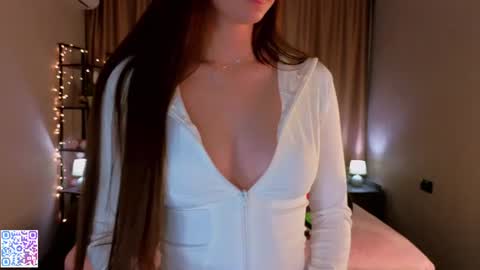 Lola online show from July 26, 8:41 am