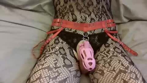 katie150686 online show from May 2, 10:25 pm
