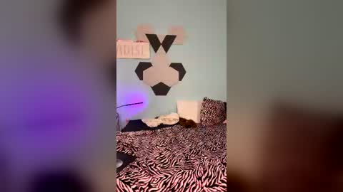 katiebabykitty online show from June 27, 3:32 am
