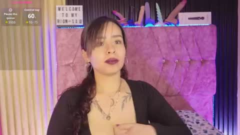 Katie online show from August 10, 11:33 am