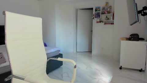 Katrin online show from August 8, 8:25 am