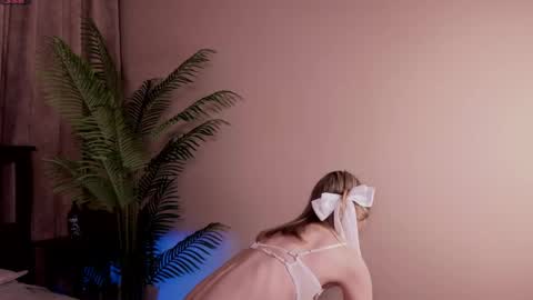 hi my name is Katrin Im 18 years old looking for fun and new acquaintances here online show from April 10, 11:04 pm