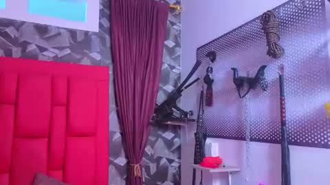 katte_dunn online show from August 5, 9:35 pm
