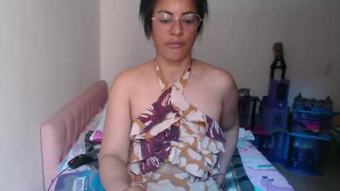 KattleyaGrey online show from August 11, 1:46 pm