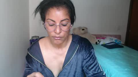 KattleyaGrey online show from August 12, 1:57 pm