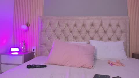 katty_cute19 online show from August 15, 4:38 am