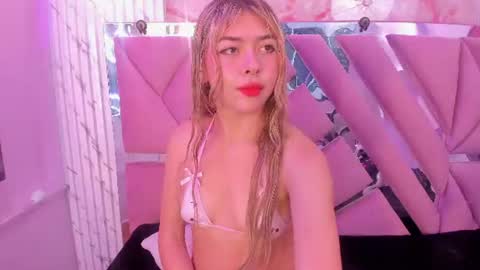 katy_bennet online show from August 10, 7:04 pm