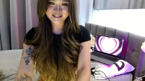kat online show from August 5, 7:23 pm