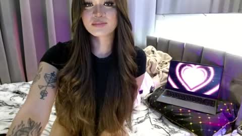 kat online show from August 10, 4:19 pm