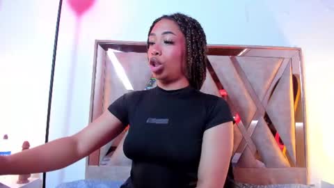 katyortiz online show from August 8, 1:00 pm
