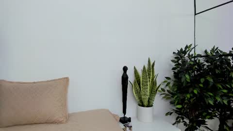 Violet  online show from August 12, 1:57 pm