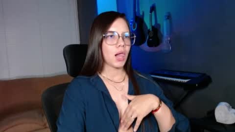 Kay online show from August 5, 10:19 pm