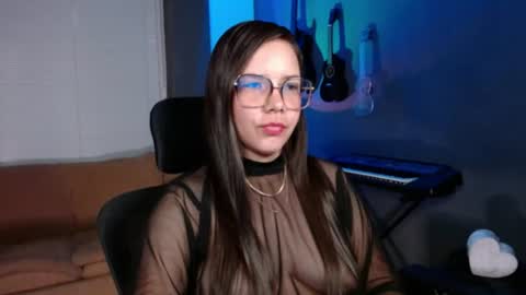 Kay online show from August 18, 9:10 pm