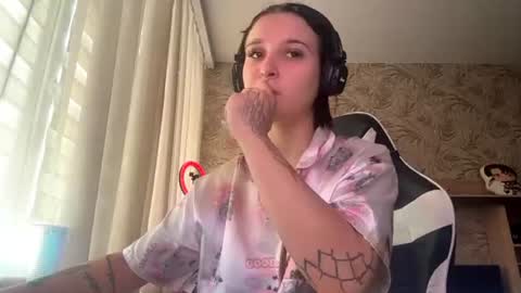 Mary online show from August 5, 12:25 pm
