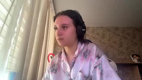 Mary online show from August 5, 2:37 pm