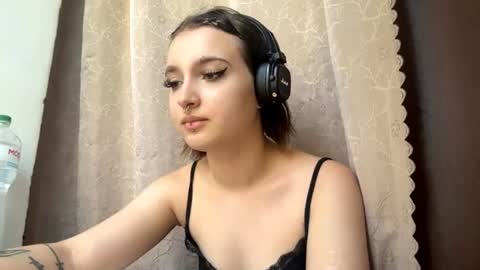 Mary online show from August 9, 3:24 pm