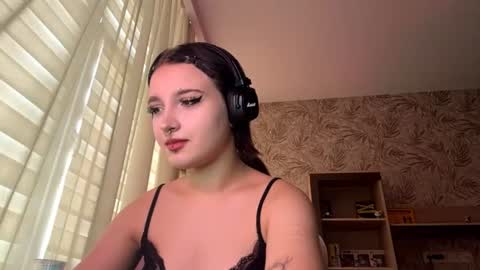 Mary online show from August 10, 10:05 am