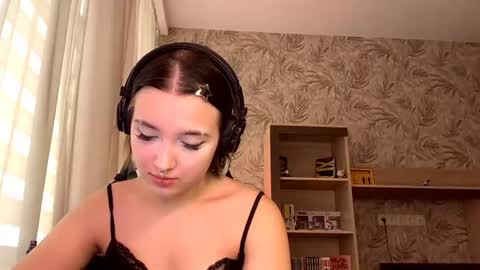 Mary online show from August 15, 10:08 am