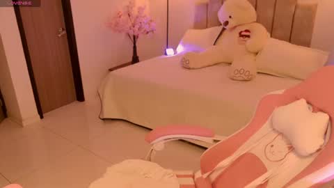 Kayla  online show from June 23, 10:22 pm