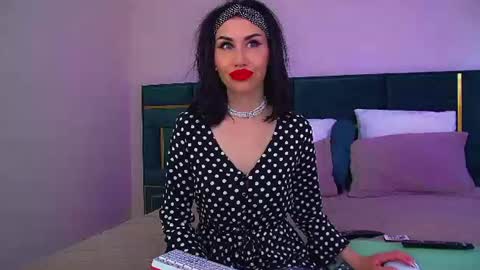 Kayla online show from August 9, 10:55 pm