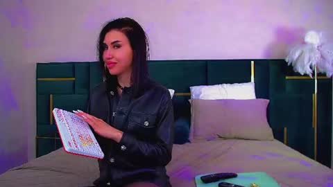 Kayla online show from August 12, 1:57 pm