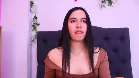 kaylee_lee online show from August 4, 3:36 am