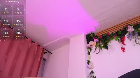 kaylee_lee online show from August 12, 8:16 am