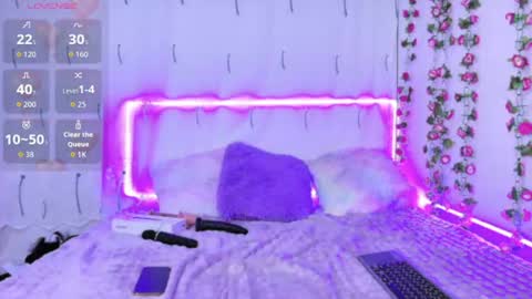 kedza_18 online show from August 2, 4:08 am