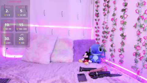 kedza_18 online show from August 17, 3:44 am